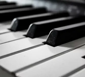 Live DJ and Party Performance – DJ Sax Piano UK