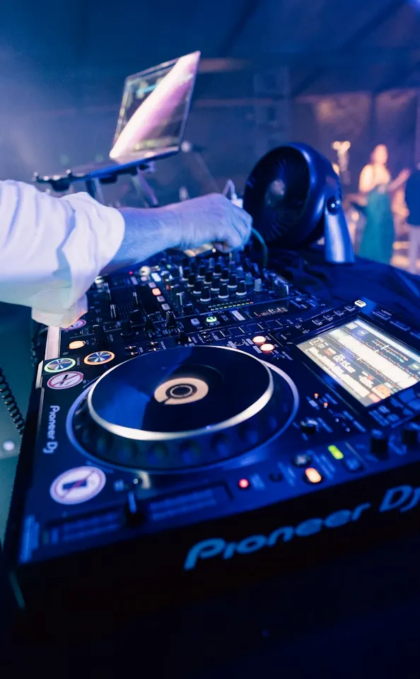 Live DJ Party Performance – DJ Sax Piano UK