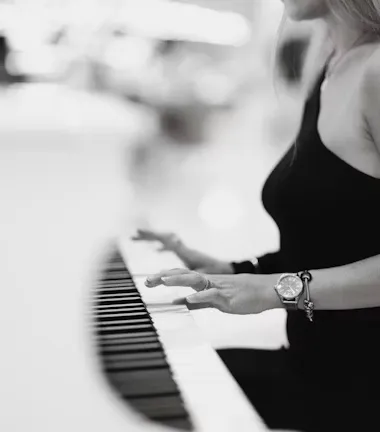 Luxury DJ Event Performance – DJ Sax Piano UK